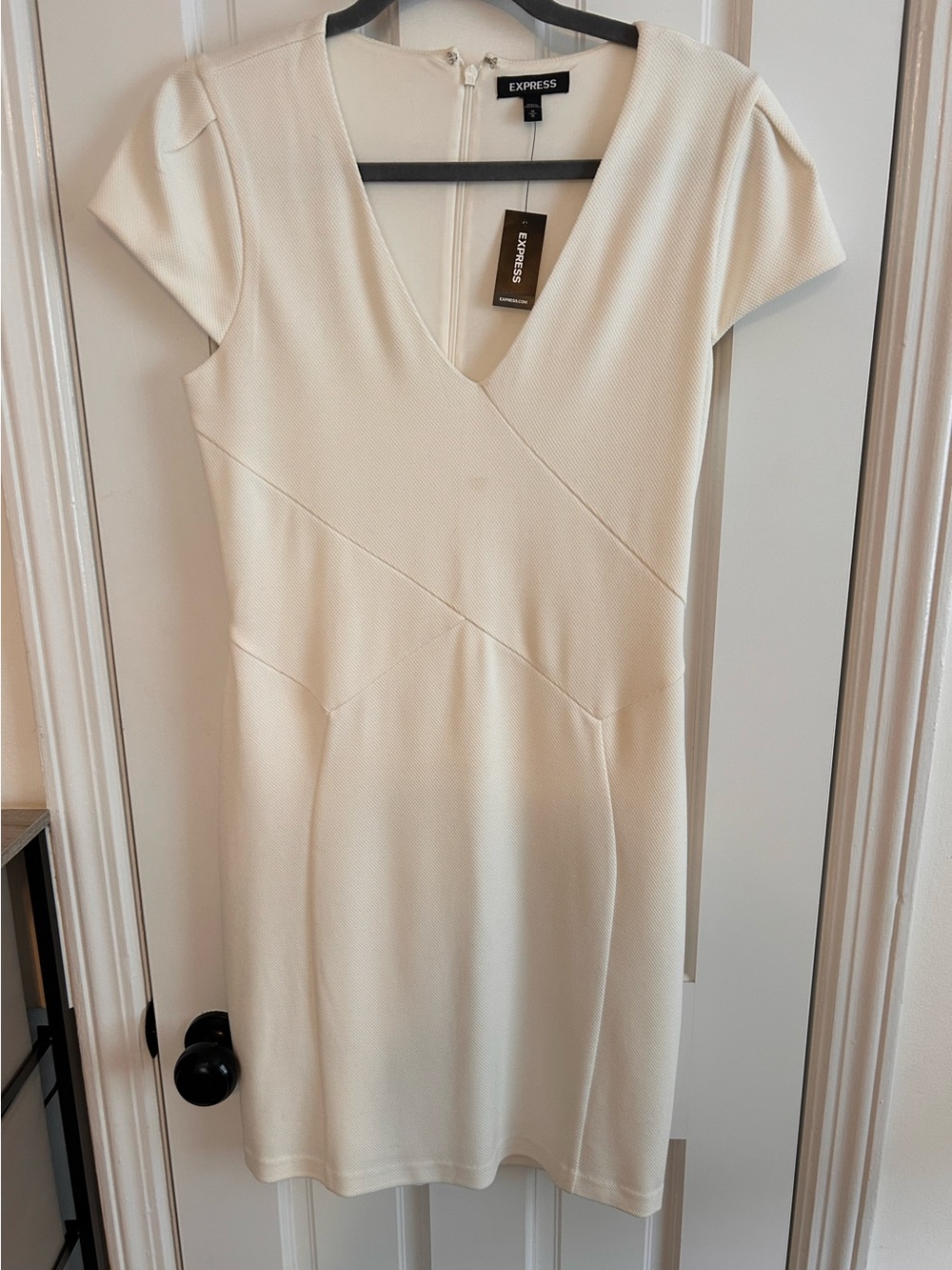 Express Women's Cream V-Neck Cap Sleeve Dress